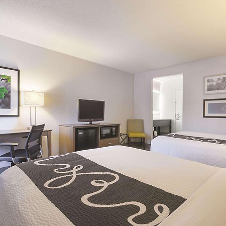 Hotel La Quinta By Wyndham Hartford Bradley Airport Windsor Locks Exterior foto