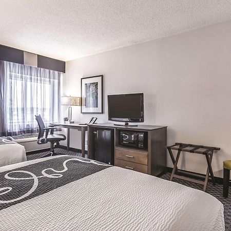 Hotel La Quinta By Wyndham Hartford Bradley Airport Windsor Locks Exterior foto