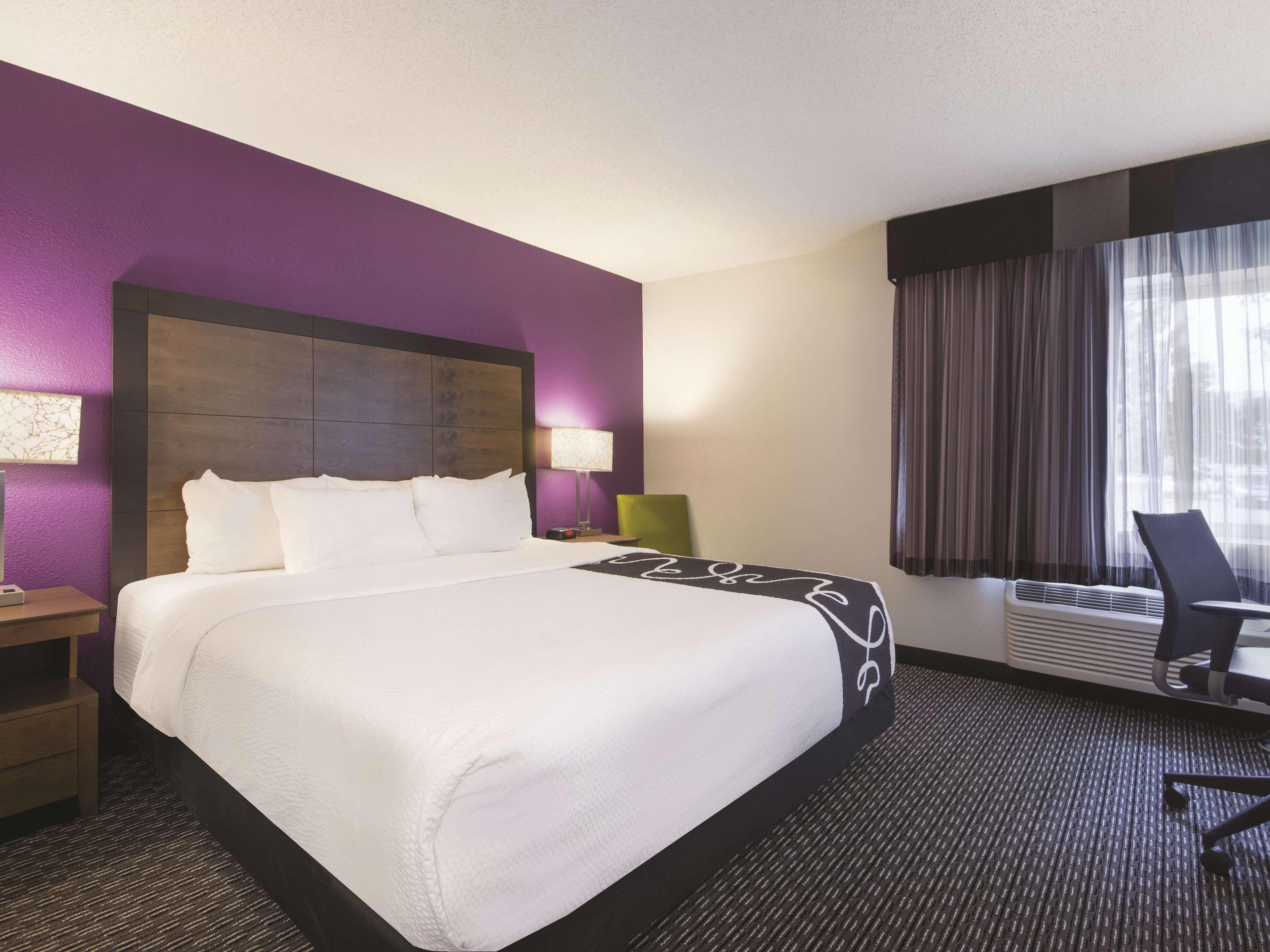 Hotel La Quinta By Wyndham Hartford Bradley Airport Windsor Locks Exterior foto