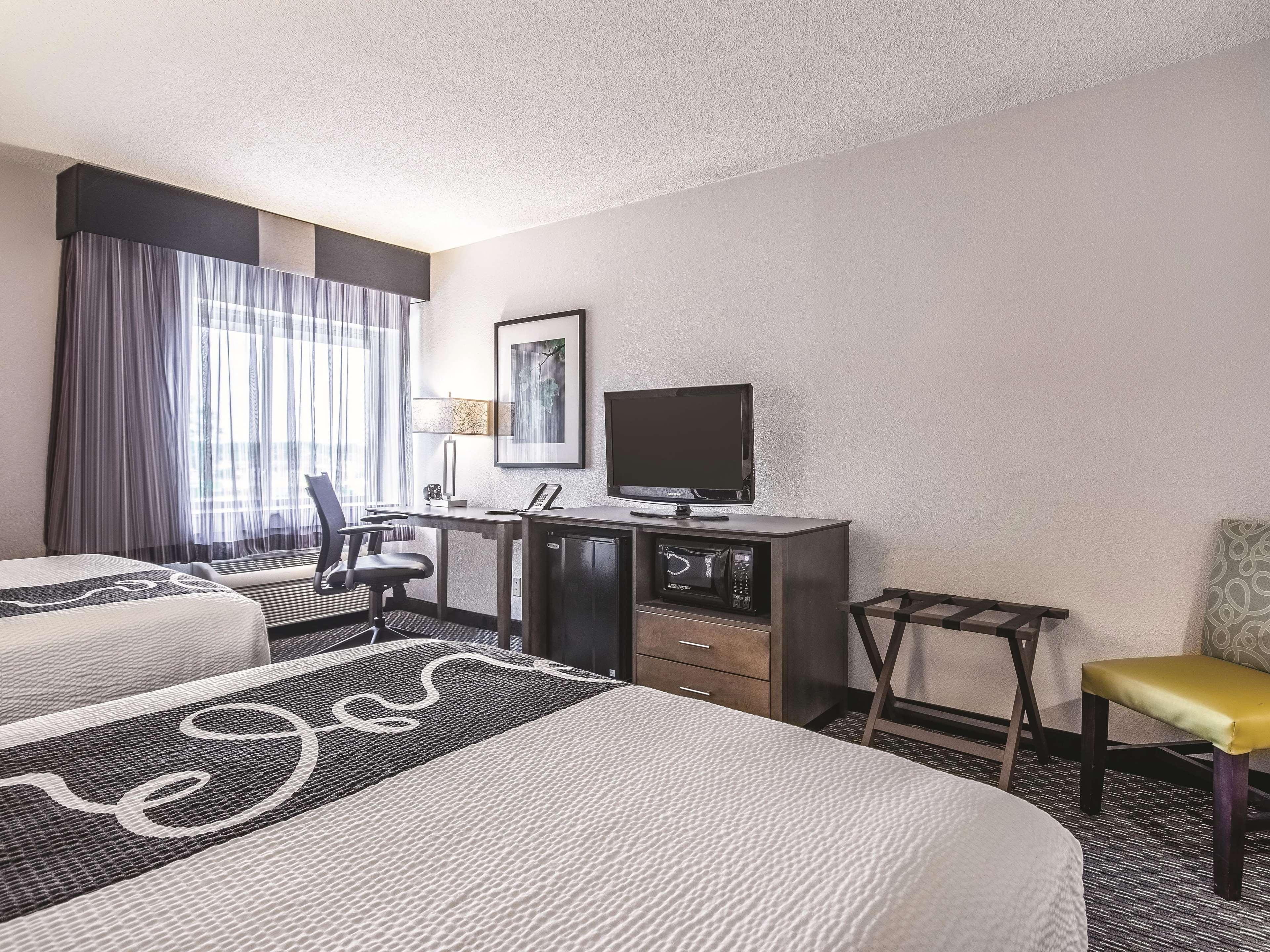 Hotel La Quinta By Wyndham Hartford Bradley Airport Windsor Locks Exterior foto