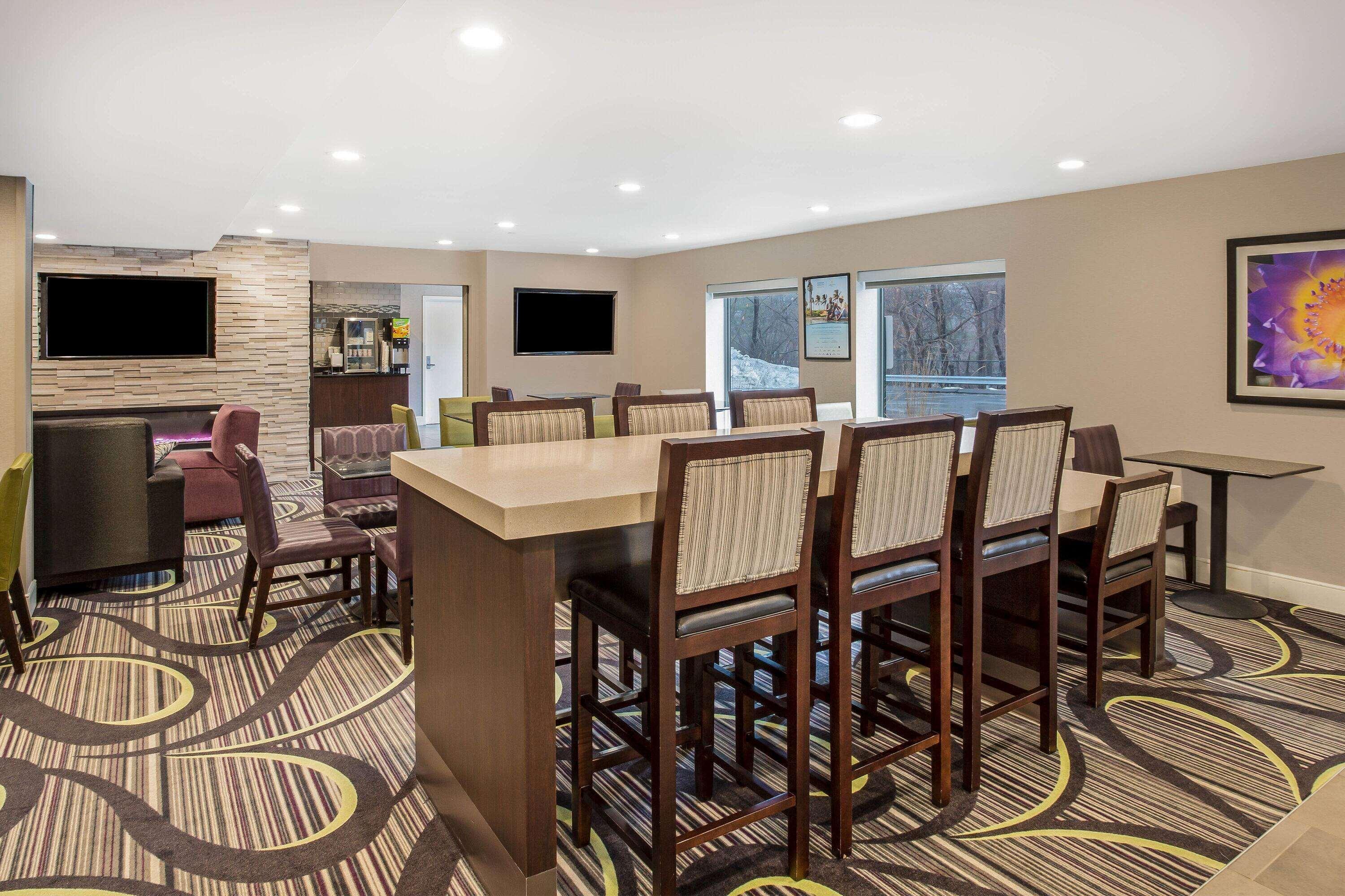 Hotel La Quinta By Wyndham Hartford Bradley Airport Windsor Locks Exterior foto