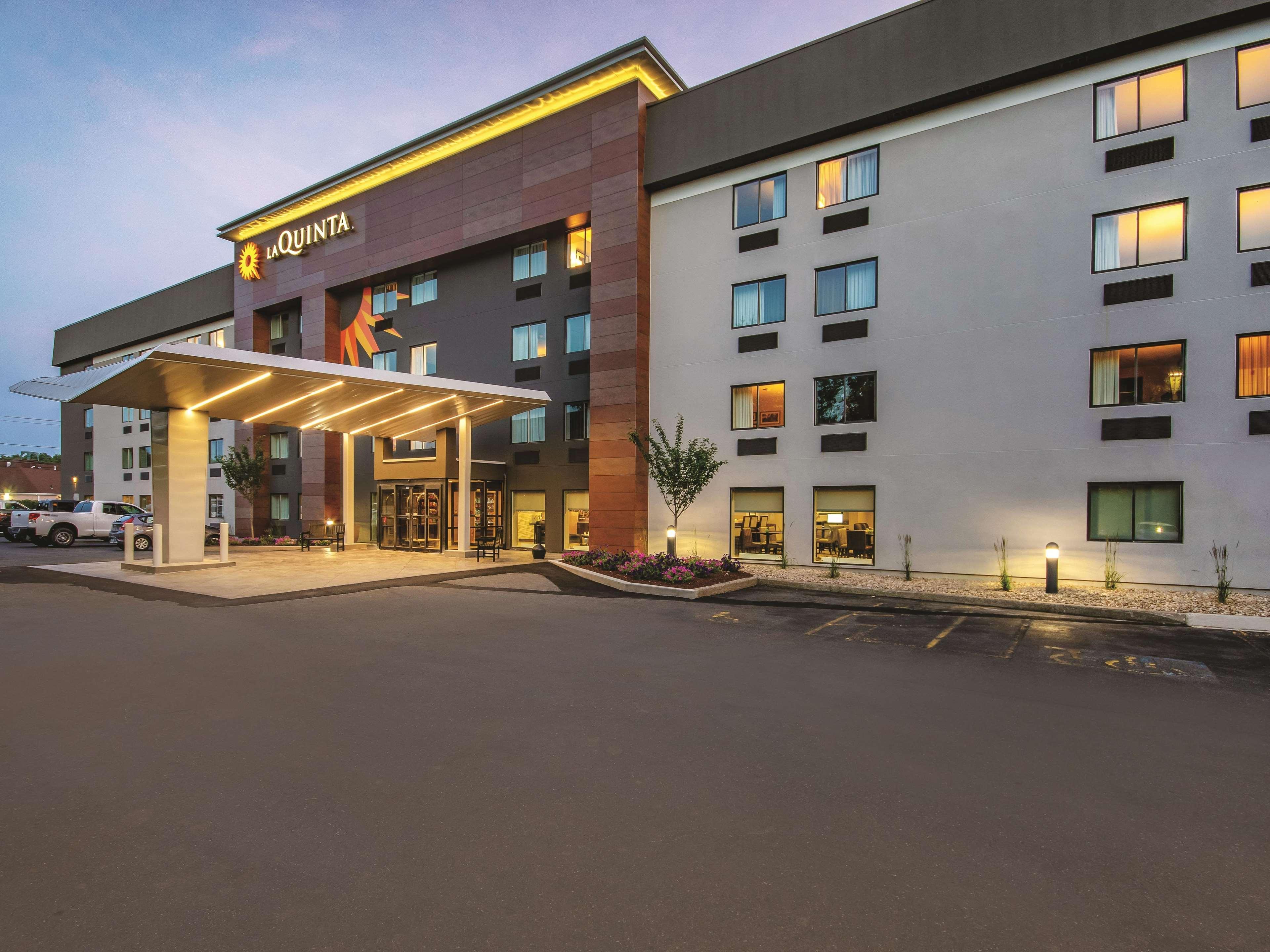 Hotel La Quinta By Wyndham Hartford Bradley Airport Windsor Locks Exterior foto
