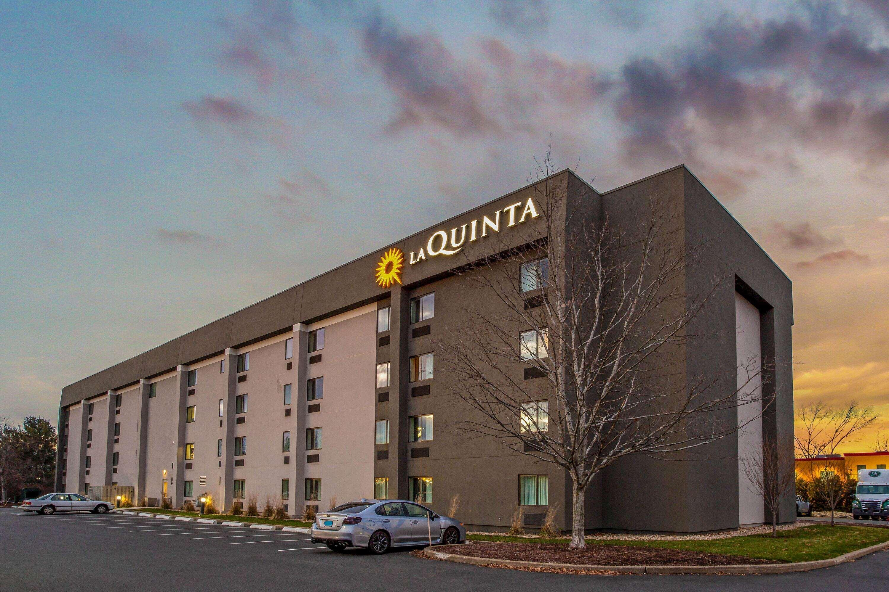 Hotel La Quinta By Wyndham Hartford Bradley Airport Windsor Locks Exterior foto