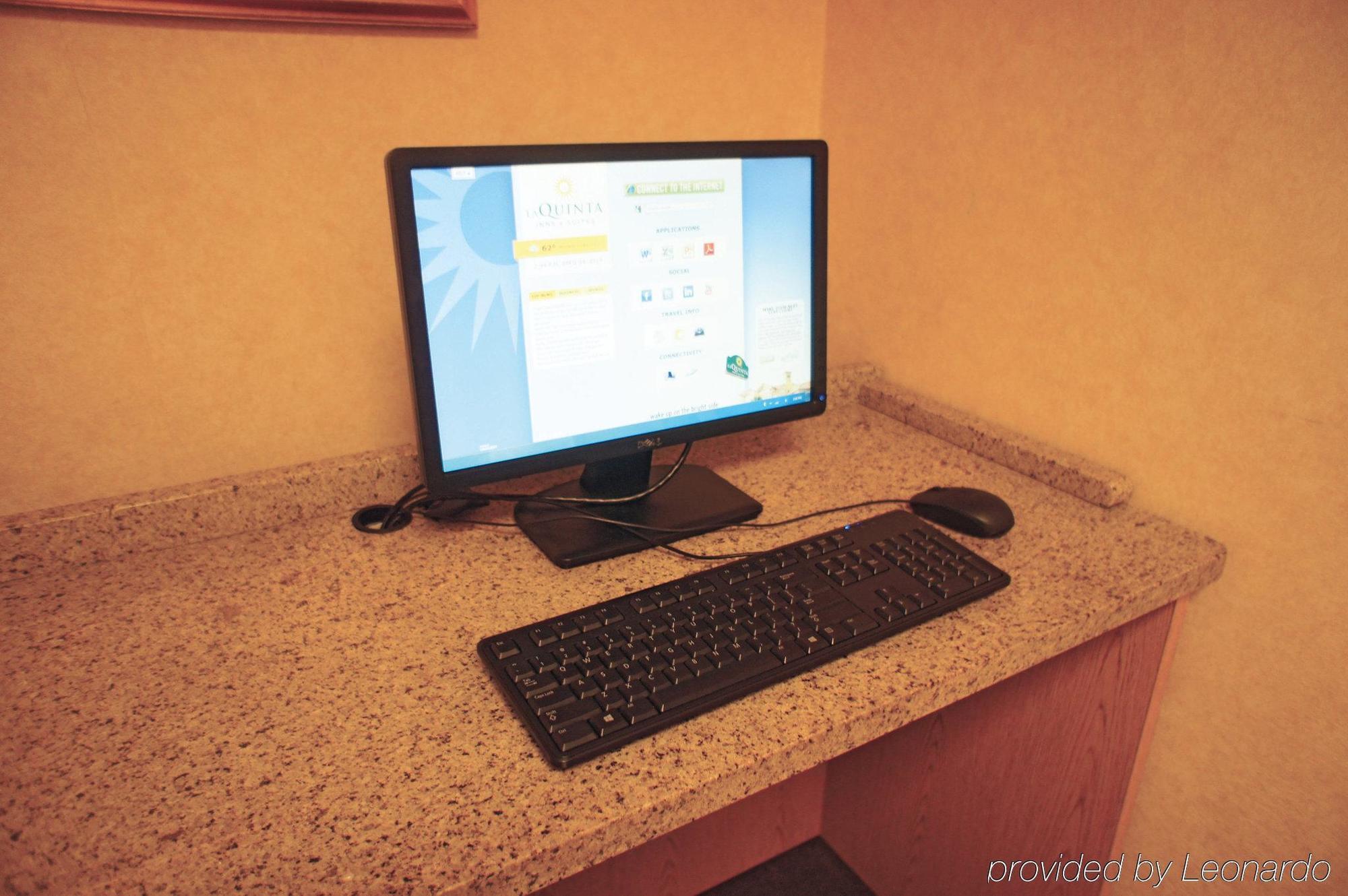 Hotel La Quinta By Wyndham Hartford Bradley Airport Windsor Locks Exterior foto