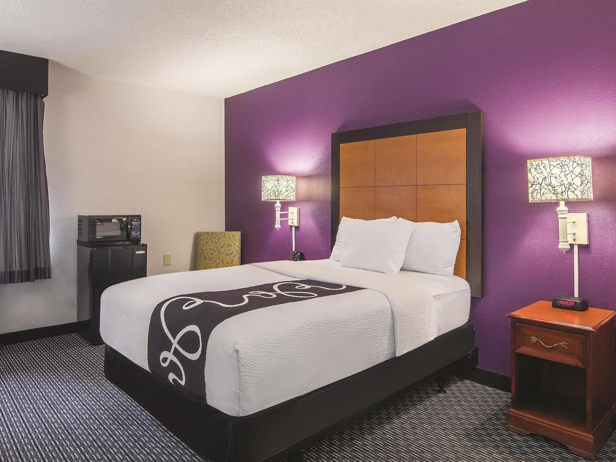 Hotel La Quinta By Wyndham Hartford Bradley Airport Windsor Locks Exterior foto
